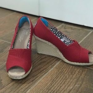 Red TOMS Wedges